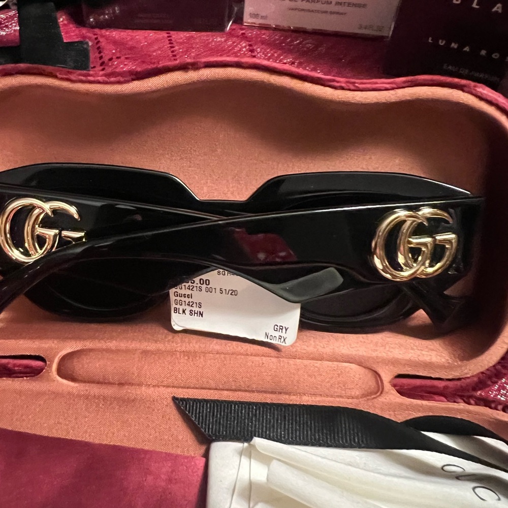 Gucci Glossy Black Sunglasses
